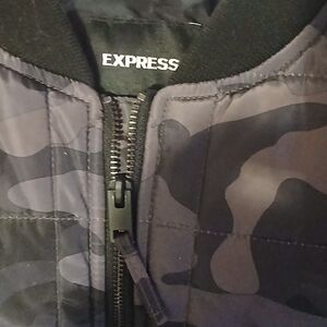 Express Men's Camouflage Puffer Vest- Black/Grey